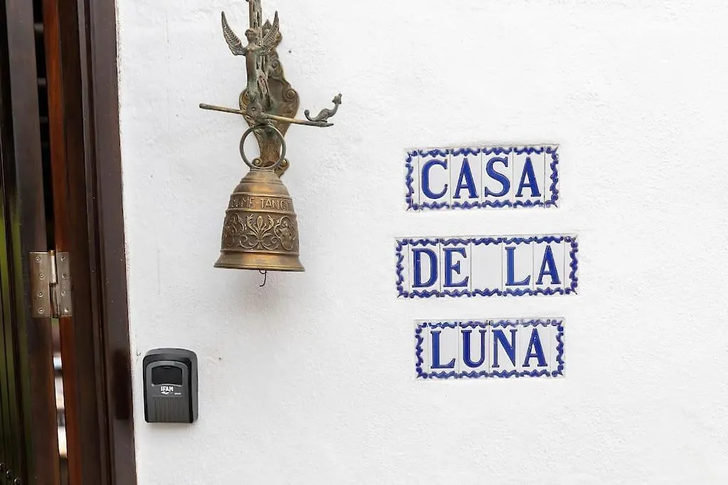 Casa De La Luna 티아즈 0*,