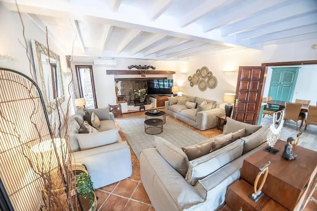 Casa De La Luna Tias